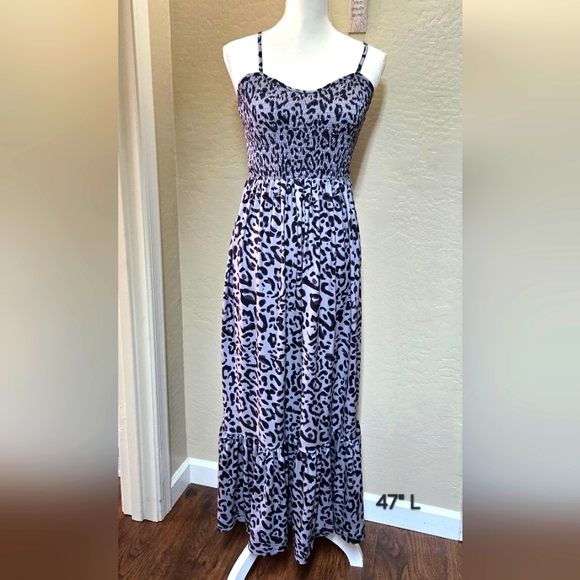 Dresses & Skirts - Gray/Blk Leopard Print Maxi Dress. Size M/L